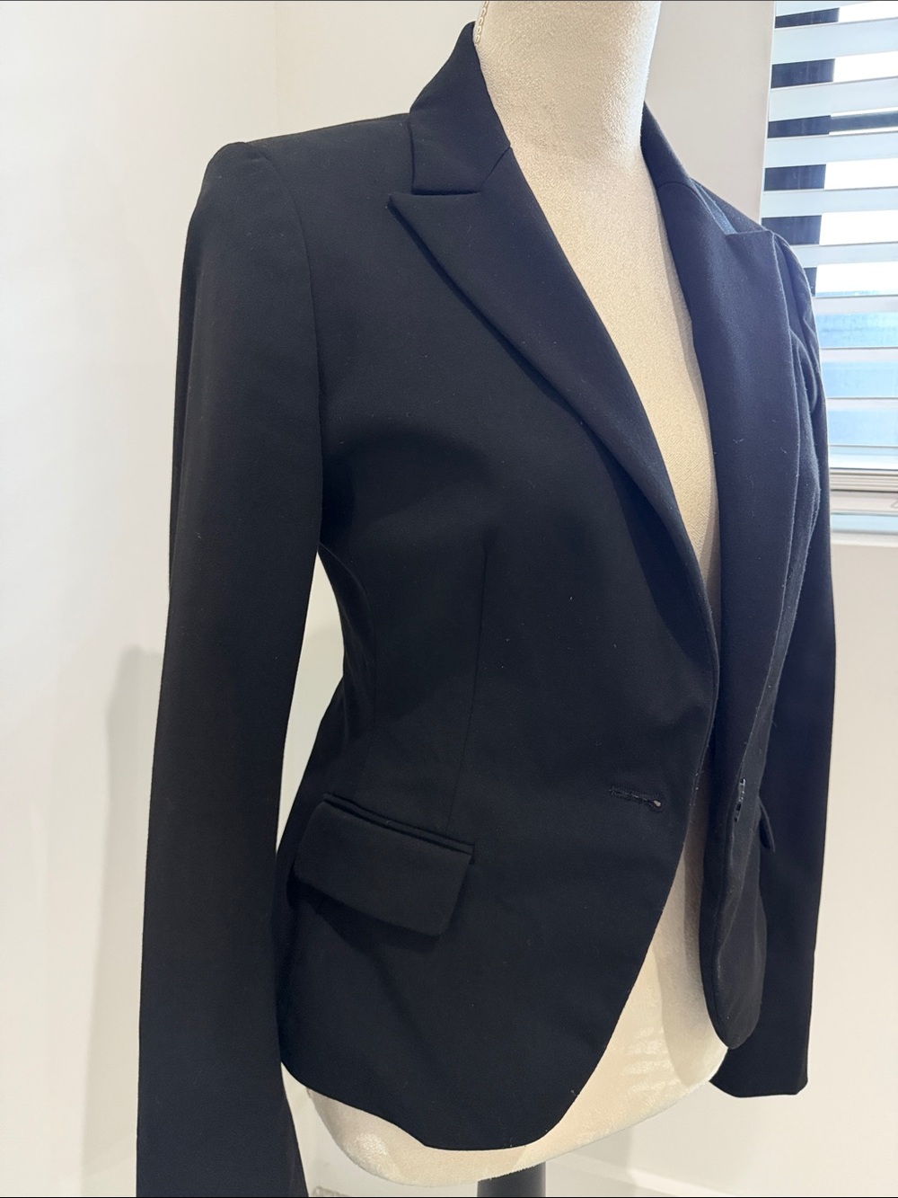 Express Black Single-Button Tailored Women's Blazer - Picture 2 of 7